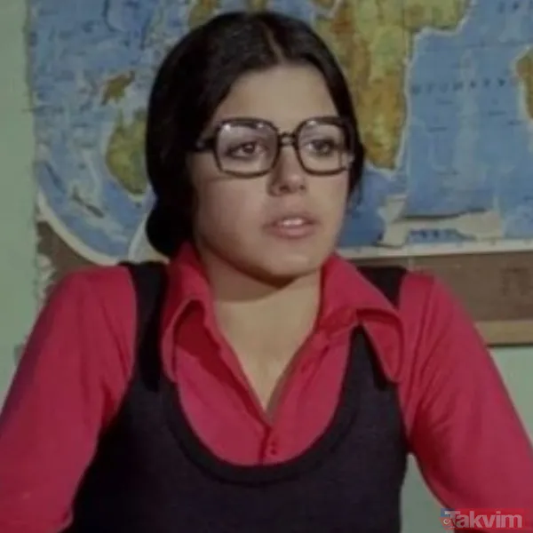 Yeşilçam efsanesi Hababam Sınıfı'nın Semra Hoca’sı Semra Özdamar’ın son haline bakın! “Yıllar ona acımamış” 68’lik Yeşilçam yıldızı... - 7