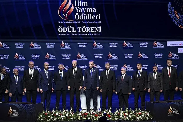turkiyenin-akademi-odulleri-sahiplerini-buldu-ilim-yayma-vakfi-50-yil-ozel-odulu-aziz-sancara-verildi-1702756676823.jpeg "İlim Yayma Ödülleri" sahiplerini buldu! İlim Yayma Vakfı 50. Yıl Özel Ödülü Aziz Sancar’a verildi-6
