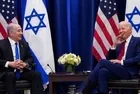 'Pişmiş kelle' gibi sırıttılar! Biden ve Netanyahu'dan büyük alçaklık! Biden İsrail'e kucak açtı
