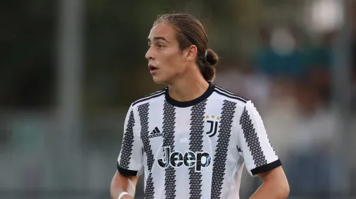 kenan-yildiz-savasi-almanya-ve-turkiye-milli-formayi-giydirmek-icin-1667467736602.jpg Kenan Yıldız savaşı: Almanya ve Türkiye milli formayı giydirmek için yarışıyor-5