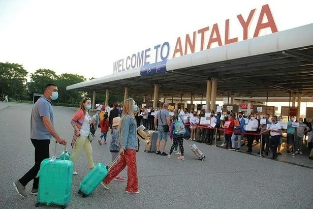 Antalya'ya gelen turist sayısı 9 milyona yaklaştı! İngilizler rekorlar yılının üstüne çıktı-2