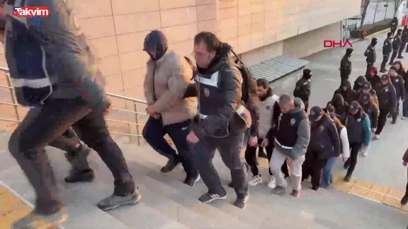 Eskişehir merkezli 16 ilde yasa dışı bahis ve kara para operasyonu: 32 kişi tutuklandı