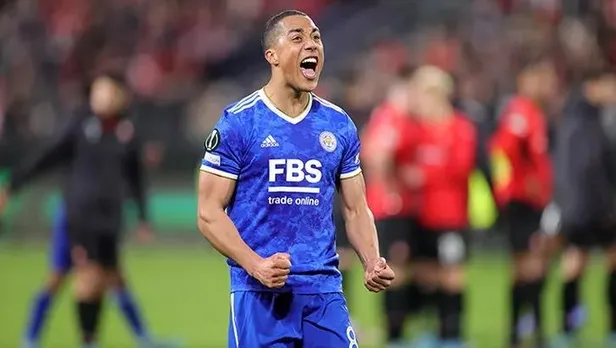 galatasaray-yonetimi-sampiyonlar-ligi-kadrosunu-kurmak-icin-dugmeye-basti-1686273738906.jpeg Galatasaray yönetimi, Şampiyonlar Ligi kadrosunu kurmak için düğmeye bastı!-2