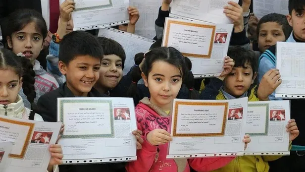 karne-gunu-okula-serbest-mi-gidilecek-okullarda-karne-gunu-kiyafet-serbest-mi-17-haziran-cuma-okula-formayla-m-1655124928892.jpg Karne günü okula serbest mi gidilecek? 17 Haziran Cuma okula formayla mı gidilecek? Okullarda karne günü kıyafet serbest mi?-4