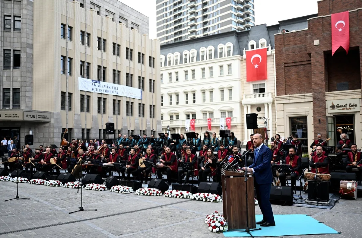 1791474910964.jpeg Bilal Erdoğan’dan kültür ve sanat eğitimi vurgusu: “Kendi kültürünü bilen insan, dünyaya söyleyecek sözü olan insandır”-4