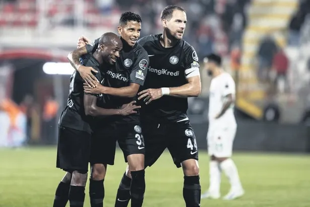 galatasaray-ve-besiktas-derbisinin-toplam-degeri-belli-oldu-spor-haberleri-1667607084895.jpeg Galatasaray ve Beşiktaş derbisinin toplam değeri belli oldu |Spor haberleri-5