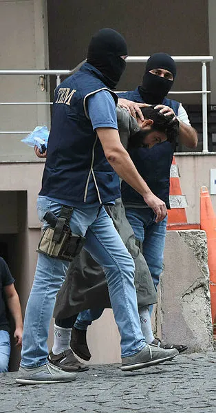 DEAŞ'ın infazcısı böyle getirildi! Göçmen grubun arasına karışmış-2