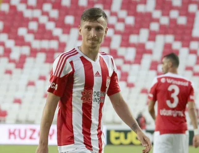 Penaltı kaçırması sonrası Mert Hakan’dan flaş hamle! Kapattı gitti