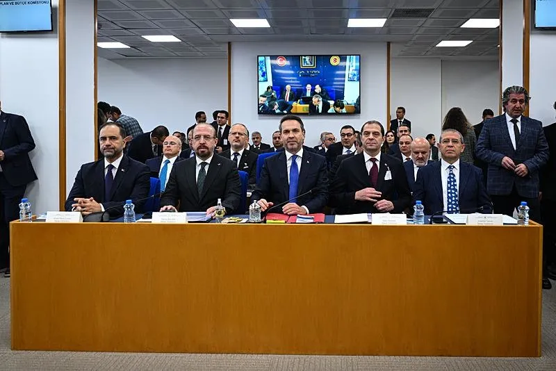 Enerji ve Tabii Kaynaklar Bakanı Alparslan Bayraktar, Bakanlığının 2026 yılı bütçe görüşmelerine katıldı. (AA)