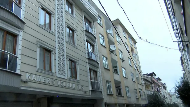 istanbul-bagcilarda-korku-dolu-anlar-percereden-sarkip-intihar-etmek-istedi-1610263909244.jpg İstanbul Bağcılar'da korku dolu anlar! Pencereden sarkıp intihar etmek istedi-3