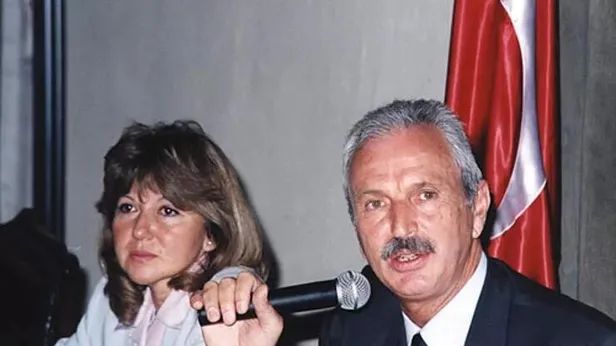 kemal-kilicdaroglunun-muhafazakar-rolu-patladi-seccade-skandali-ilk-degil-basortusunu-nasil-hedef-almisti-1680519265421.jpeg Kemal Kılıçdaroğlu'nun muhafazakar rolü patladı! Seccade skandalı ilk değil... Başörtüsünü nasıl hedef almıştı?-6