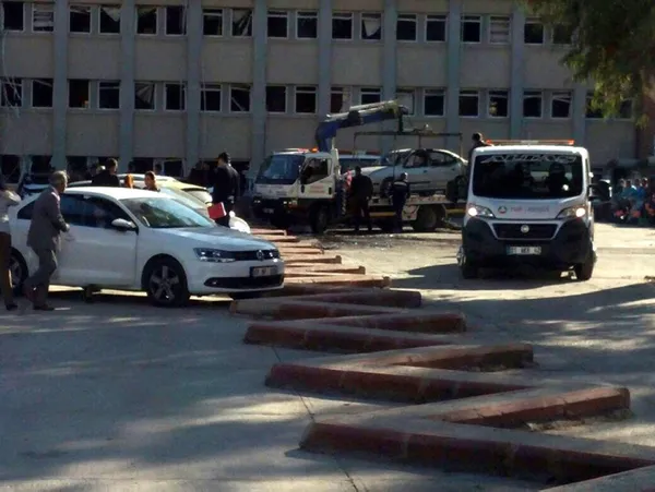 son-dakika-adana-valiligi-saldirisina-patlayici-temin-eden-terorist-ho-mardinde-yakalandi-1617186336503.jpg SON DAKİKA: Adana Valiliği saldırısına patlayıcı temin eden terörist H.O. Mardin'de yakalandı-2