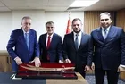 Trabzonspor'dan Başkan Erdoğan'a jest! Adının yazılı olduğu Sürmene kılıcı hediye etti