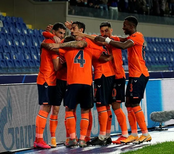 Başakşehir Manchester United’ı yıktı! Tarih yazdı-5