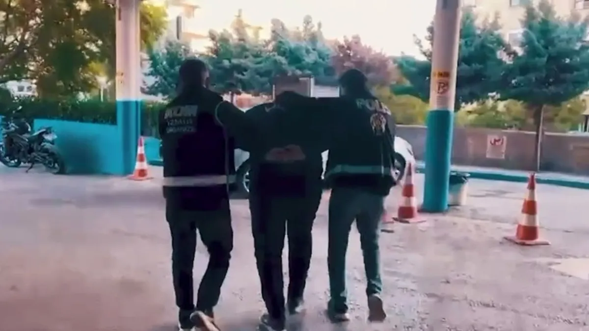 FETÖ'ye eş zamanlı operasyon: 81 şüpheli yakalandı! Aralarında aktif kamu görevlileri de var