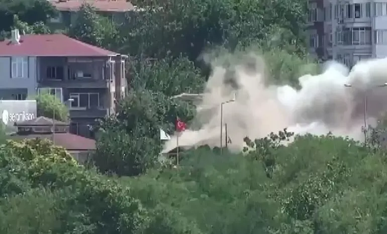 son-dakika-kucukcekmece-cemevi-ve-kultur-merkezinde-yangin-cikti-1721906660899.jpeg Küçükçekmece Cemevi ve Kültür Merkezi’nde yangın çıktı-4