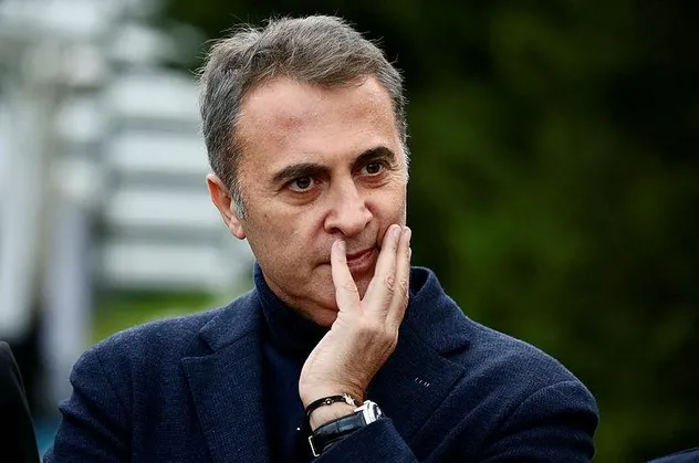 Beşiktaş taraftarından Fikret Orman'a protesto! 'Paralar nerede?'