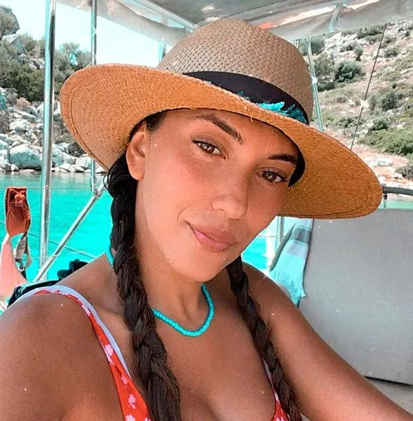 sevgilisi-duygu-sarisin-ile-tatil-sezonunu-acan-yakisikli-oyuncu-cagatay-ulusoyun-tatil-oncesi-aldiklari-soke-1653334880851.jpeg Sevgilisi Duygu Sarışın ile tatil sezonunu açan yakışıklı oyuncu Çağatay Ulusoy'un tatil öncesi aldıkları şoke etti-5