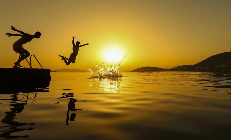 sicakliklar-8-derece-artacak-el-nino-kapida-son-140-yilin-en-guclusu-geliyor-1776053248662.jpeg Süper El Nino alarmı: NOAA yüzde 62 dedi, son 140 yılın en güçlüsü geliyor! Türkiye'yi nasıl vuracak?-13