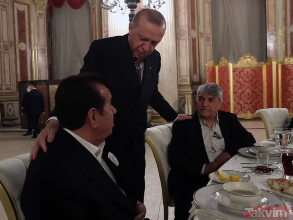 Hakan Ural Dolmabahçe Sarayı’nda gerçekleşen iftardan Başkan Recep Tayyip Erdoğan ile fotoğrafını paylaştı: "Sevmek ayıp mı yahu" - 30