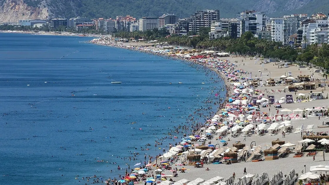 antalya-turizminde-yilin-rekoru-otellerde-doluluk-yuzde-90i-asti-1786325402751.jpeg Antalya turizminde yılın rekoru! Otellerde doluluk yüzde 90'ı aştı-3
