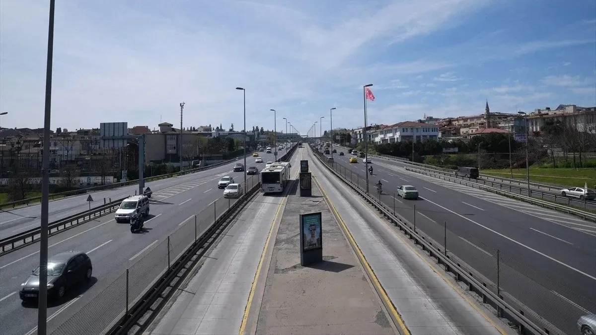 Son dakika: İstanbul'da trafik yoğunluğu yüzde 60! Son tatilciler gidiyor