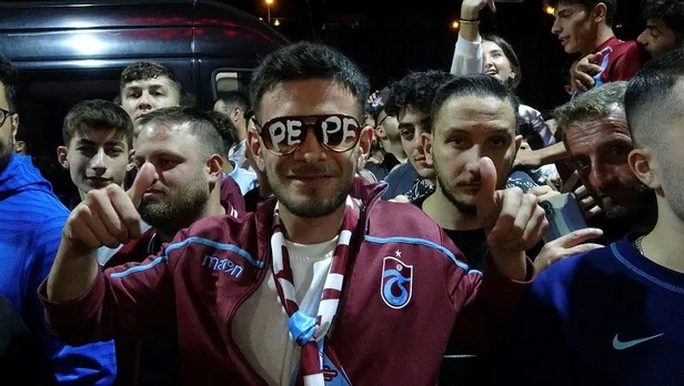 trabzonspor-taraftari-yeni-transfer-nicolas-pepeyi-coskuyla-karsiladi-1694385322788.jpeg