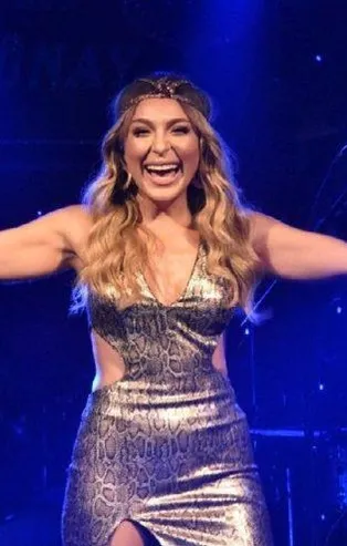 Ziynet Sali, kostümüyle Kleopatra'yı andırdı