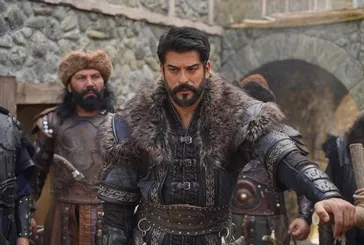 Burak Özçivit’ten 150 milyonluk 30 daire iddialarına yanıt: Çıkan haberlerin hiçbir gerçekliği yoktur