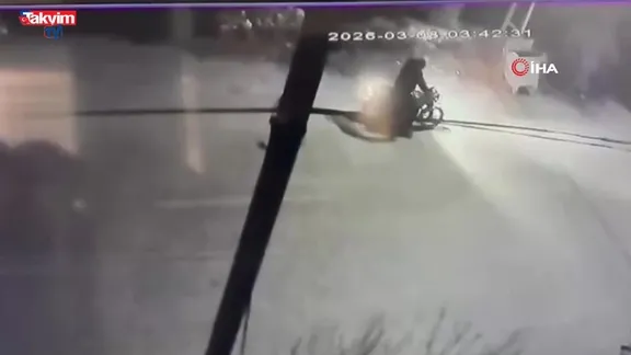 Motosikletle gelip borçlusunun evine kurşun yağdırdı: İşte o anlar!