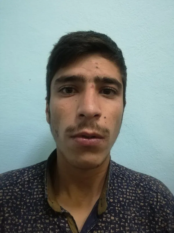 son-dakika-el-babda-yakalanan-pkkli-terorist-5-abdli-tarafindan-egitildigini-itiraf-etti-1605607423712.jpg SON DAKİKA: El Bab'da yakalanan PKK'lı terörist, 5 ABD'li tarafından eğitildiğini itiraf etti-4