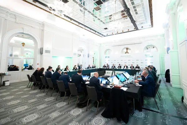 avrupa-kulupler-birligi-iki-yilda-bir-dunya-kupasi-onerisine-karsi-cikti-1638538573648.jpg Avrupa Kulüpler Birliği iki yılda bir Dünya Kupası önerisine karşı çıktı-2