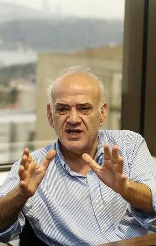 Ahmet Çakar'dan gündem yaratacak VAR önerisi!