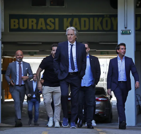 fenerbahcede-jorge-jesus-yonetiminde-yeni-sezon-hazirliklari-basliyor-1655022840243.jpg Fenerbahçe'de Jorge Jesus yönetiminde yeni sezon hazırlıkları başlıyor!-4