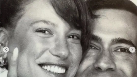 Serenay Sarıkaya ile Mert Demir Paris’ten döndü! Havalimanında yorgun halleri dikkat çekti