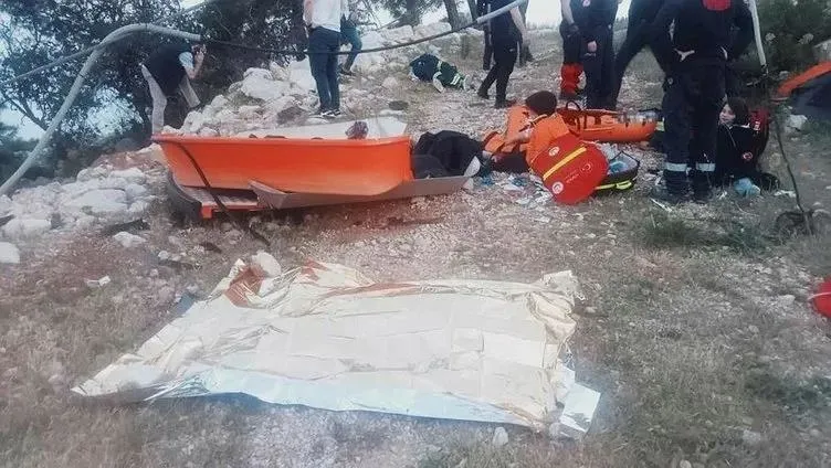 1713240810504.jpeg CHP Antalya'daki teleferik faciasının sorumlularına sahip çıktı! Cezaevi önüne çadır kurdular-6