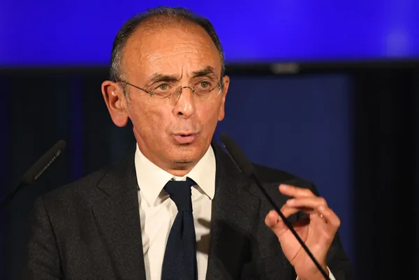 son-dakika-cumhurbaskani-adayinin-danismanina-tecavuz-sorusturmasi-18-yasinda-bir-erkekfransada-eric-zemmourun-1643697217390.jpg SON DAKİKA: Cumhurbaşkanı adayının danışmanına tecavüz soruşturması: 18 yaşında bir erkek...Fransa'da Eric Zemmour'un...-4