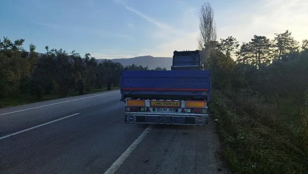 bursada-zeytin-iscilerini-tasiyan-minibuse-tir-carpti-yaralilar-var-1671263911718.jpeg Bursa'da zeytin işçilerini taşıyan minibüse TIR çarptı: Yaralılar var-1