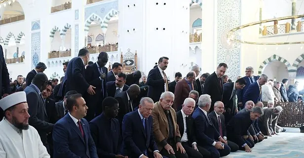 Başkan Erdoğan cuma namazını Büyük Çamlıca Camisi'nde Senegalli mevkidaşı Fay ile kıldı