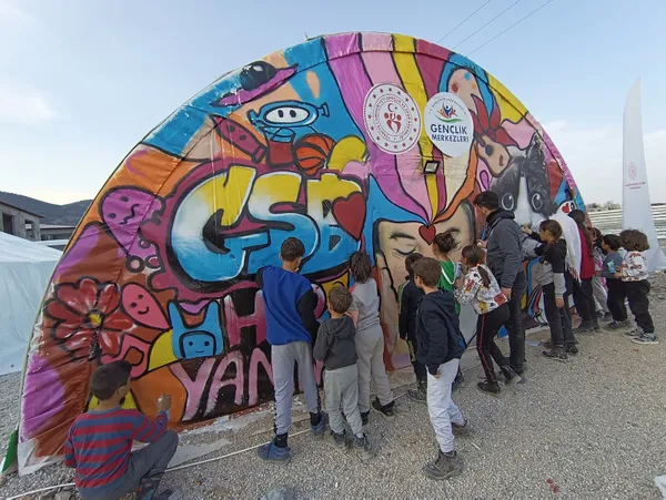 kentsel-donusum-degil-kentsel-devrim-depremzedelere-konut-mujdesi-8-ayda-tamamlayacagiz-1679725781651.jpg Kentsel dönüşüm değil kentsel devrim! Depremzedelere konut müjdesi: 8 ayda tamamlayacağız-6