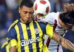 Kazım alkışlarla döndü