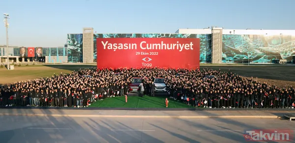 Başkan Erdoğan Togg'un direksiyonunda: Tekerine taş değmesin... Araç rengi için işaret ettiği Emine Erdoğan kararını verdi - 20