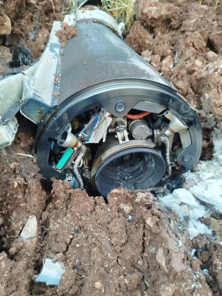 adiyamana-dusen-fuzenin-ikinci-parcasi-bulundu-1773432228266.jpeg Adıyaman'a düşen füzenin ikinci parçası bulundu-2