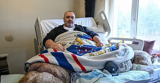 300 kiloya ulaşan fil hastası Engin Akbadal özel ekiple evden çıkarıldı Ankara'ya sevk edildi