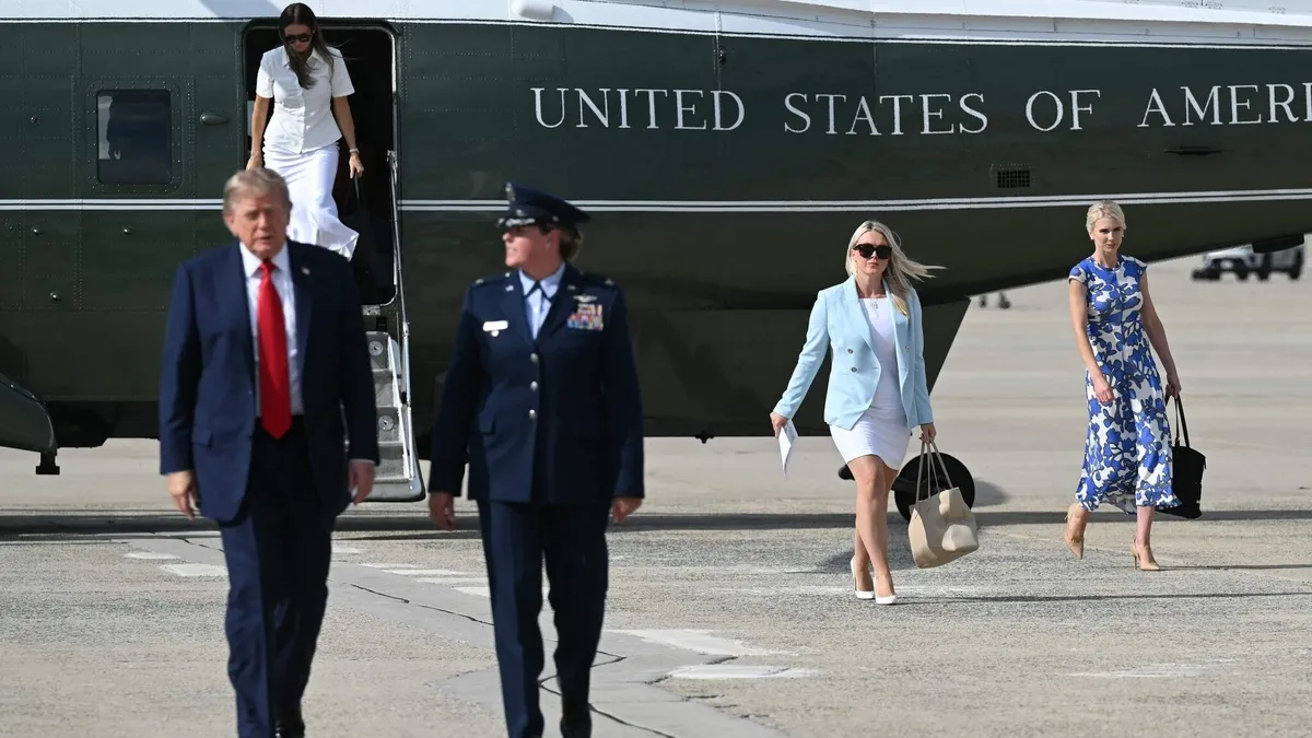 Trump üç kadın danışmanına kişi başı 45 bin dolar verdi