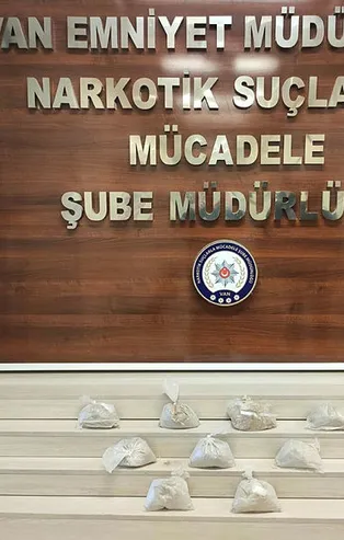 Van'da arpa çuvallarında 4,5 kilo eroin çıktı!
