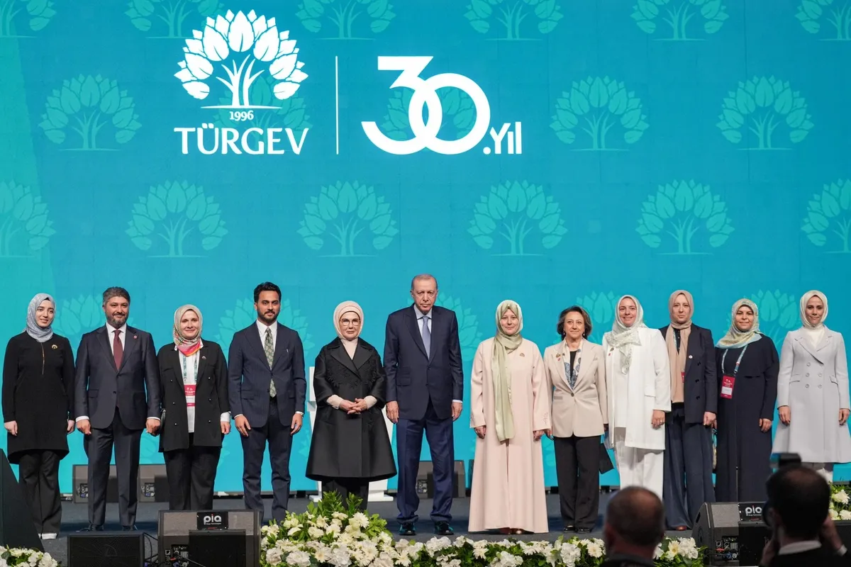 baskan-erdogandan-aile-ve-genclik-uyarisi-lgbt-genc-zihinlere-enjekte-edilmeye-calisiliyor-1781972434408.jpeg Başkan Erdoğan’dan aile ve gençlik uyarısı: LGBT genç zihinlere enjekte edilmeye çalışılıyor-4