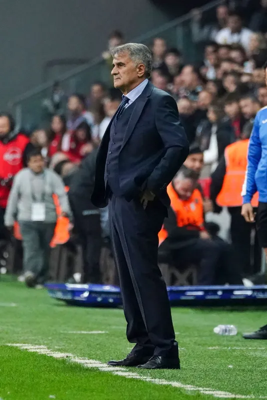 besiktas-teknik-direktoru-senol-gunes-umraniyespor-galibiyeti-sonrasi-konustu-dele-alliye-daha-dokunamadik-1667155477792.jpg Beşiktaş Teknik Direktörü Şenol Güneş Ümraniyespor galibiyeti sonrası konuştu: Dele Alli'ye daha dokunamadık-3