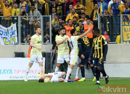 Ankaragücü - Fenerbahçe maçında şok kavga! İşte Mehmet Ekici ve Hector Canteros arasındaki gerginliğin görüntüleri