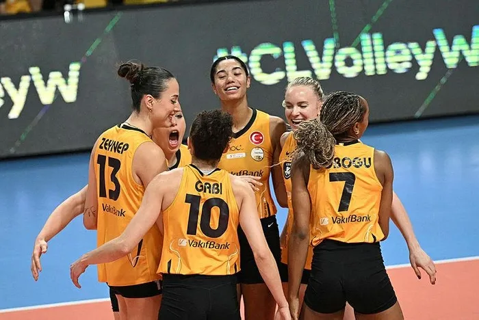 voleybolda-ilk-fivb-kadinlar-dunya-kulupler-sampiyonasi-finalinde-eczacibasi-dynavit-ve-vakifbank-karsi-karsiy-1702733489370.jpeg